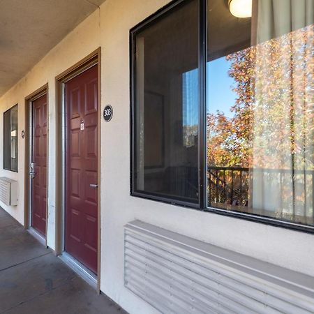 California Inn And Suites, Rancho Cordova Exterior foto